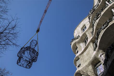 L Art De Jaume Plensa S Enlaira A La Pedrera