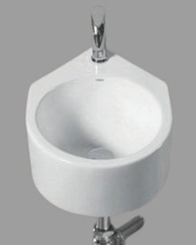 Bathroom Accessories Simple And Elegant Wall Mounted Small Size Ceramic