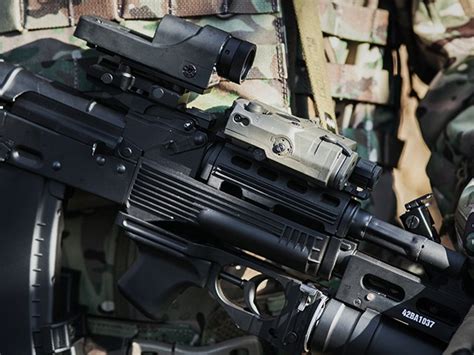 Тактический блок AN/PEQ-15 лазер с светодиодным фонариком FMA TAN для ...