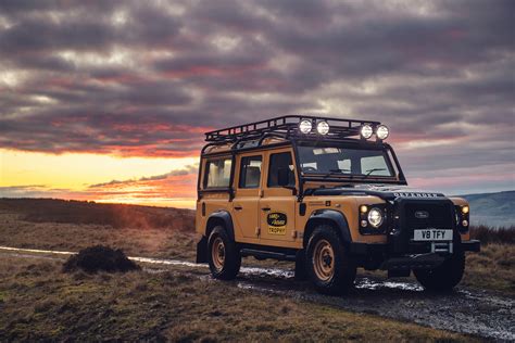 Land Rover Classic Are Reviving The Old Defender With New Defender