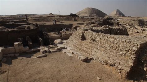 Egyptian Archaeologists Rewrite History With the Discovery of a Tomb of ...