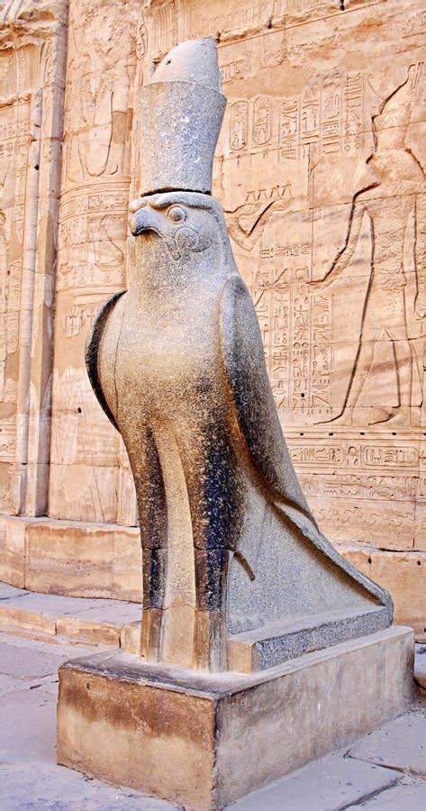 GOD FALCON in EGYPTIAN TEMPLE Stock Image - Image of bird, luxor: 183078151