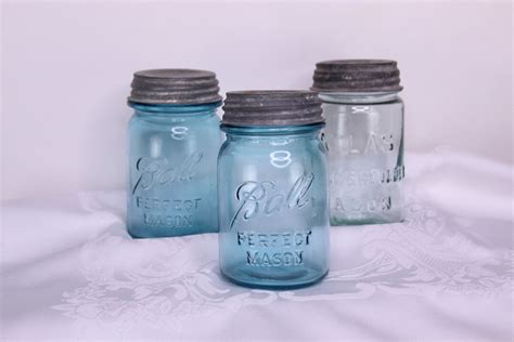 1923 Blue Ball Perfect Mason Jars Atlas Strong Shoulder Mason Jar Tin