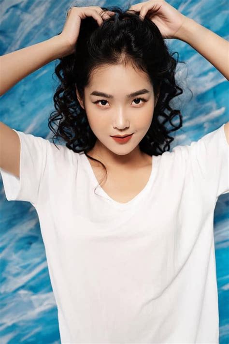 Điểm qua những hoa khôi hot boy hot girl của ĐH Kinh tế quốc dân Báo Dân trí