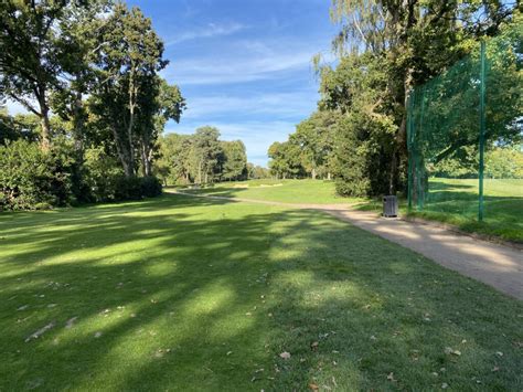 West Byfleet Golf Club Review [Worth A Play?] - eeegolf