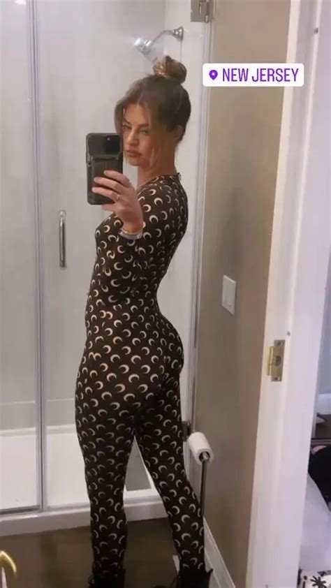 She Looks Too Hot Scrolller