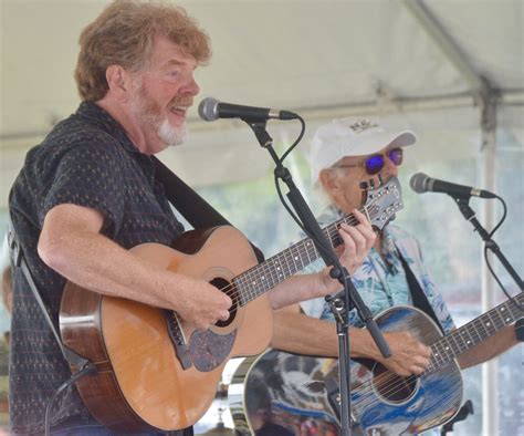 Jimmy Buffett Surprises Parrotheads In Portsmouth EastBayRI