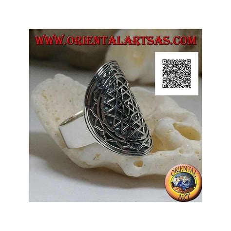 Anillo De Escudo De Plata Grabado Con Sri Yantra En La Flor De Loto