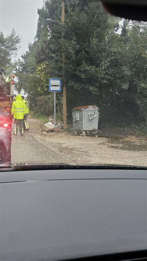 Slobodna Dalmacija Spli Anin Zate En Stanjem Autobusne Stanice Na