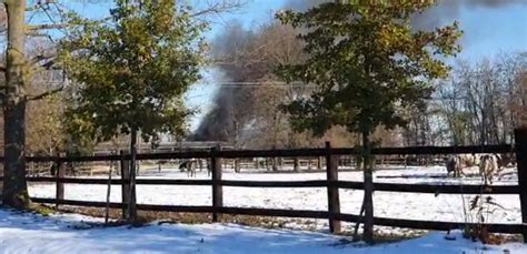 Incendio In Un Azienda Agricola Di Borghetto Vitelli Muoiono Nel Rogo