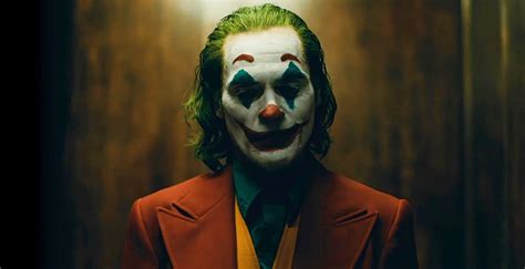 Watch Joaquin Phoenix Go Insane In The Chilling First Teaser For ‘joker Maxim