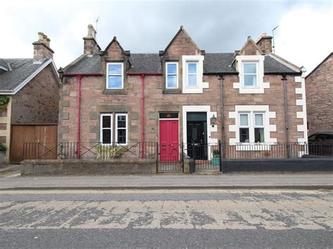 3 Bed Property For Sale In Kenneth Street Inverness Iv3 £245000 Zoopla