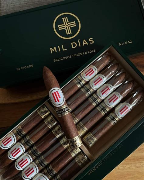 Xì gà Crowned Heads Mil Dias Belicosos Finos LE 2023 5 1 2 52 YêuCigar