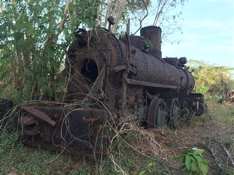 Abandoned steam locomotive : r/AbandonedPorn