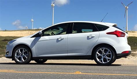 Dirigimos O Novo Ford Focus Hatch 2016