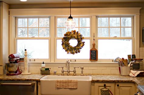 Decorate Kitchen Bay Window Over Sink