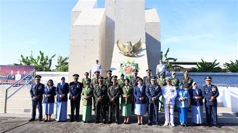 Danlantamal Vi Hadiri Ziarah Nasional Hut Tni Ke Di Tmp Panaikang