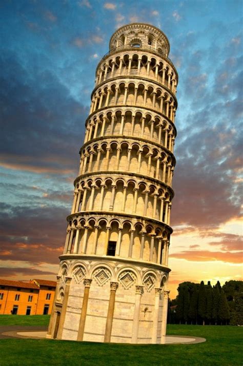 Der Pisa Turm Schief Und Symbolhaft