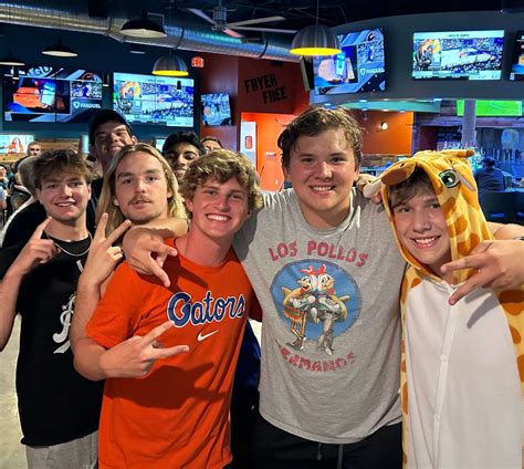 Island Wing Company - Bartram Market Jacksonville - Trivia Nation