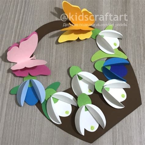 Подснежники в корзинке с бабочками