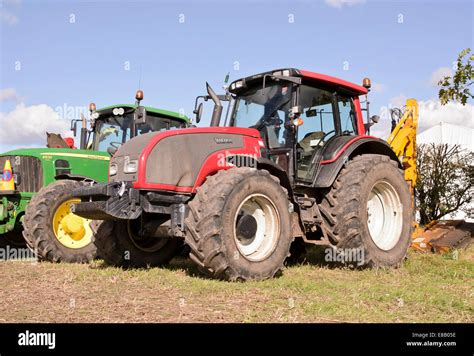 Big John Deere Tractors Hi Res Stock Photography And Images Alamy