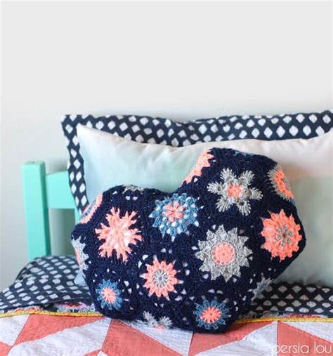 Heart-Shaped Hexagon Pillow Crochet Pattern - Persia Lou