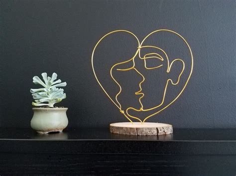 Wire Sculpture Of Kissing Couple Personalize Home Decor Etsy