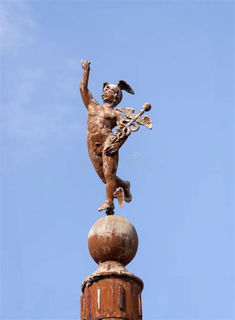 Statua Di Hermes Mercury Immagine Stock Immagine Di Messaggero 33420995