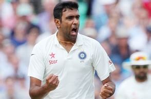 Ashwin receives Sir Garfield Sobers Trophy - News Shots