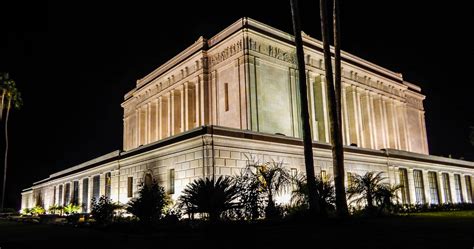 Walking Arizona: Mesa Arizona LDS Temple at Night