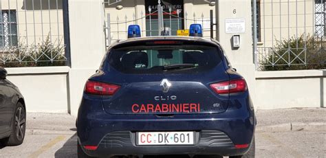 Carabinieri Arrestano Una Donna Per Estorsione In Flagranza Di Reato