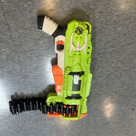 Nerf Zombie Strike Ripchain Dart Gun With Chain Machine Gun And Darts