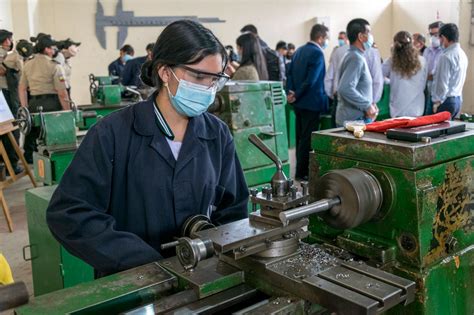 Estudiantes De Bachillerato T Cnico En Quito Fortalecen Sus