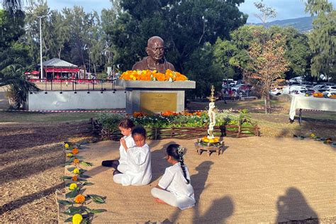 Saint Paul Inaugure Le Jardin Mahatma Gandhi