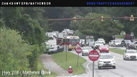 Us 278 Crash Near Matthews Dr In Hilton Head Sc Blocks Lane Hilton