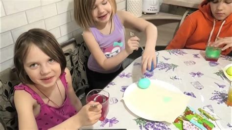 Красим Яйца с Детьми! - YouTube