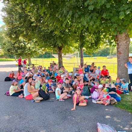 Les élèves prennent soin deux Saint Denis sur Coise 42140