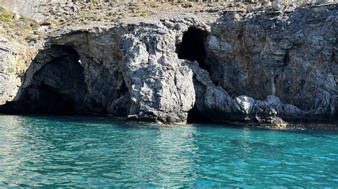 Sfakia Sea Cave - Skiadaki - saltytrips.gr