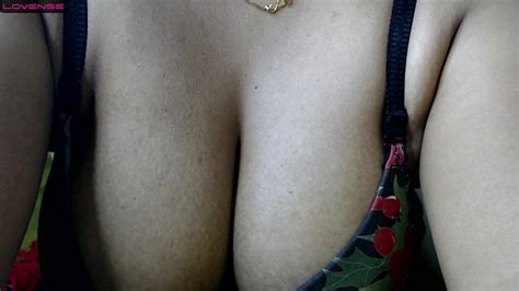 Sanjanabeauty Naked Stripping On Cam For Live Sex Video Chat Gyrls