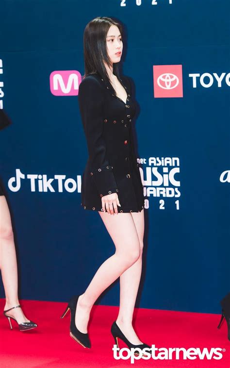 [hd포토] 있지 Itzy 류진 ‘매끄럽게 이어지는 각선미’ 2021 Mama 레드카펫 최규석 기자 톱스타뉴스