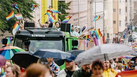 Helsinki Pride Kulkue J Rjestet N T N N Uutisia Lyhyesti Yle