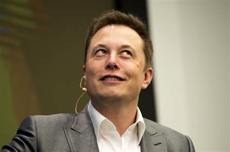 Tesla: Elon Musk is dreaming big again about public transport - but ...