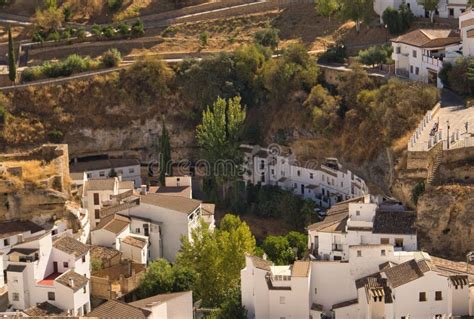 Visie Van Het Dorp Setenil In Andalucia Spanje Beroemd Om Het Feit