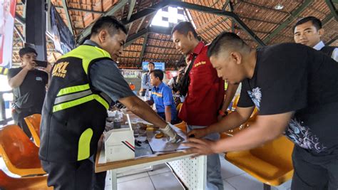 Jelang Mudik Lebaran Idul Fitri Sopir Bus Di Terminal Rajekwesi Dites