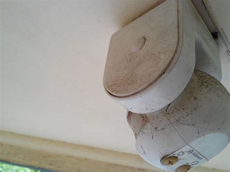 lighting - How do I remove/uninstall this security motion sensor