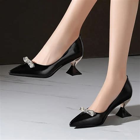 Limited Sarairis Brand New Female Fashion Butterfly Knot Pointed Toe