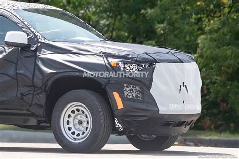 Chevrolet Colorado Spy Shots Redesigned Mid Size Pickup On The Way