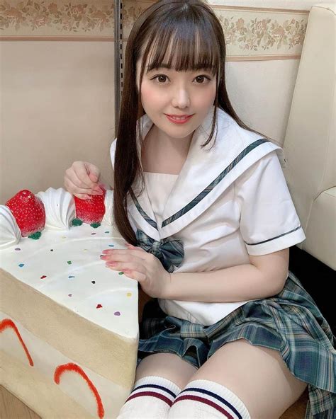 高瀬りなさんのインスタグラム写真 高瀬りなinstagram 「ショートケーキとハンバーガー🍰🍔 高瀬りな Act Av女優