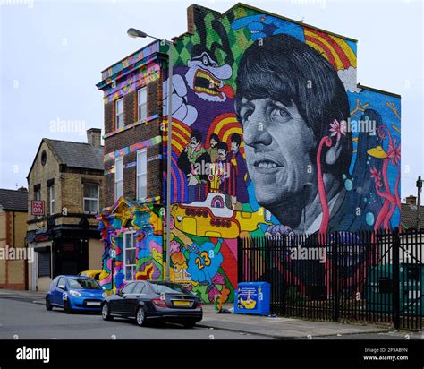 Pub The Empress High Park Street Liverpool Mural De Los Beatles