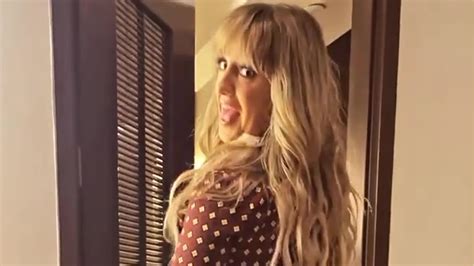 Yellowstone star Lainey Wilson claps back with hilarious meme after